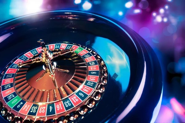 erek2 57 app interface showing live-dealer tables and sportsbook markets on mobile
