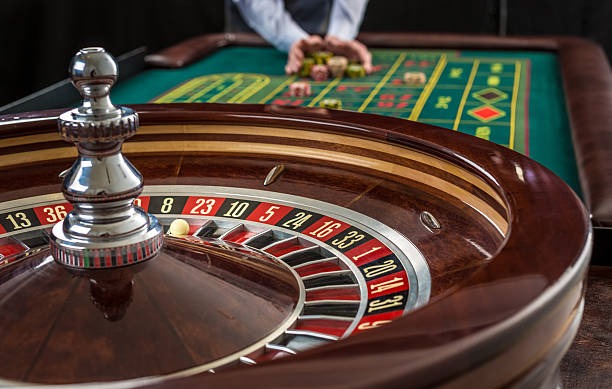 Live roulette wheel on erek2 57 with real dealer